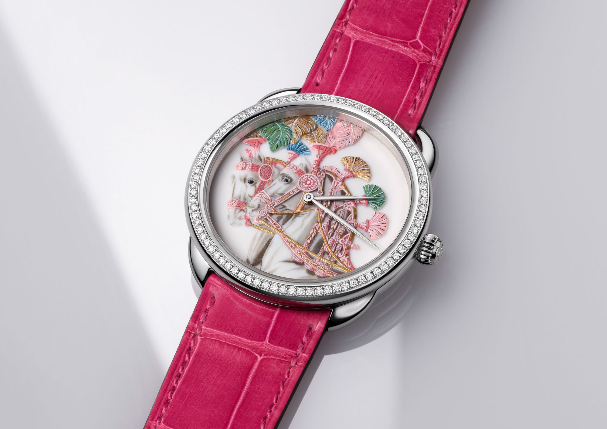 You are currently viewing 爱马仕方巾图案腕表<br>Hermes Arceau’s painted porcelain dial